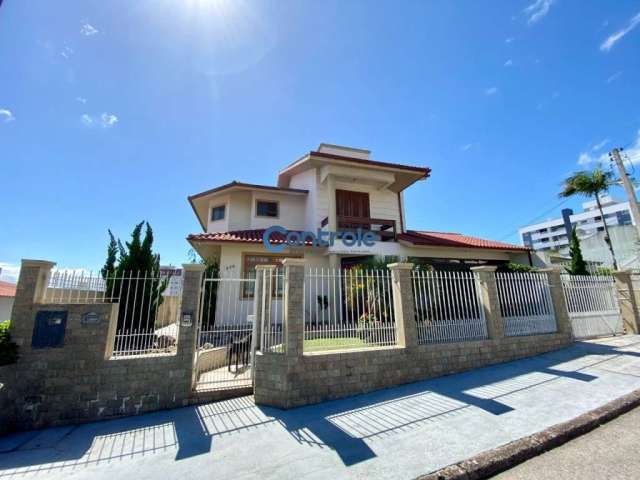 Casa com 4 quartos à venda na Dr Sizenando Teixeira, 329, Capoeiras, Florianópolis por R$ 1.890.000