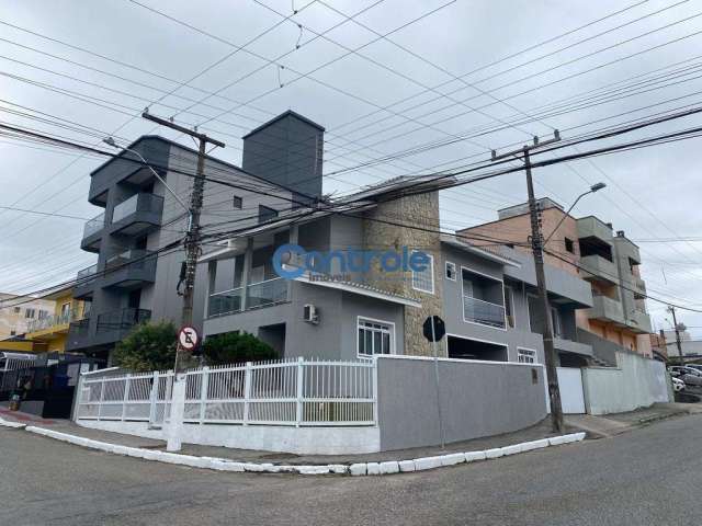 Casa com 3 quartos à venda na Rua Manoel Marques Júnior, 132, Serraria, São José por R$ 1.785.000