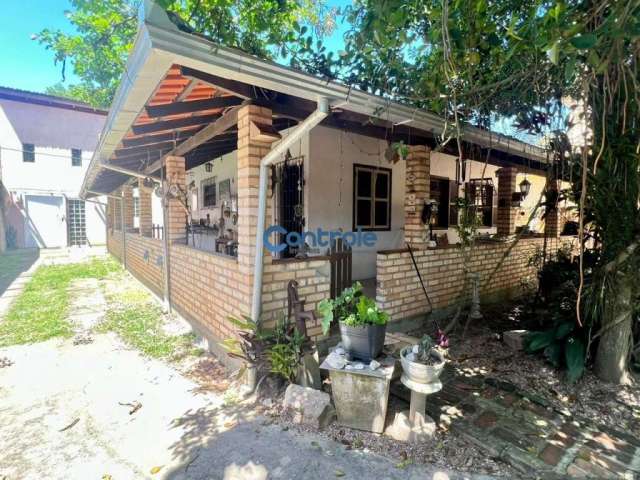 Casa com 5 quartos à venda na Rua Laureano, 727, Campeche, Florianópolis por R$ 2.000.000