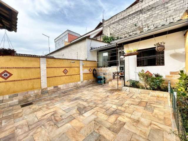 Casa com 4 quartos à venda em Paquetá, Belo Horizonte  por R$ 990.000