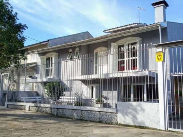 Casa com 5 quartos à venda na Rua Genésio Preto, Desvio Rizzo, Caxias do Sul por R$ 780.000