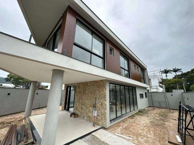 Casa à venda 1 Vaga, 160M², Balneário Pereque, Porto Belo - SC