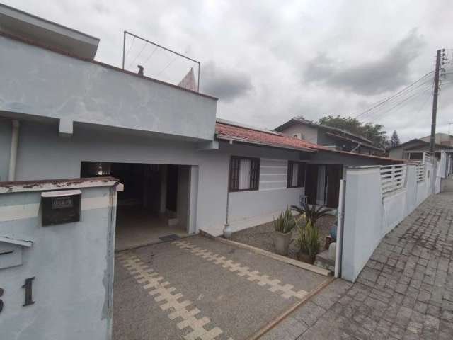 Casa com 2 quartos à venda no São Luís, Jaraguá do Sul , 165 m2 por R$ 550.000
