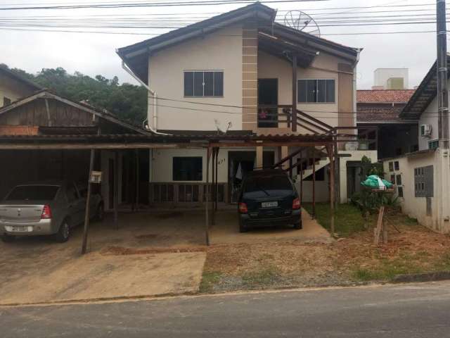 Casa com 9 quartos à venda no Jaraguá 99, Jaraguá do Sul  por R$ 660.000