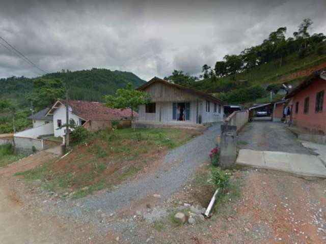 Terreno à venda no Jaraguá 99, Jaraguá do Sul  por R$ 375.000