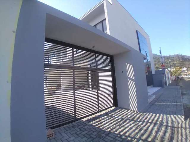 Casa em condomínio fechado com 3 quartos à venda no Ilha da Figueira, Jaraguá do Sul  por R$ 890.000