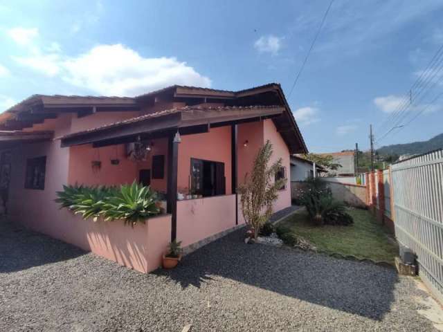 Casa com 3 quartos à venda no Jaraguá 99, Jaraguá do Sul , 141 m2 por R$ 485.000