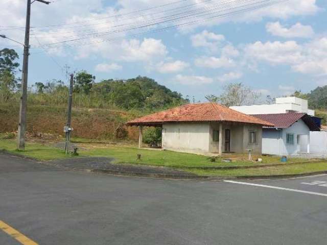 Casa com 1 quarto à venda no Jaraguá 84, Jaraguá do Sul  por R$ 340.000