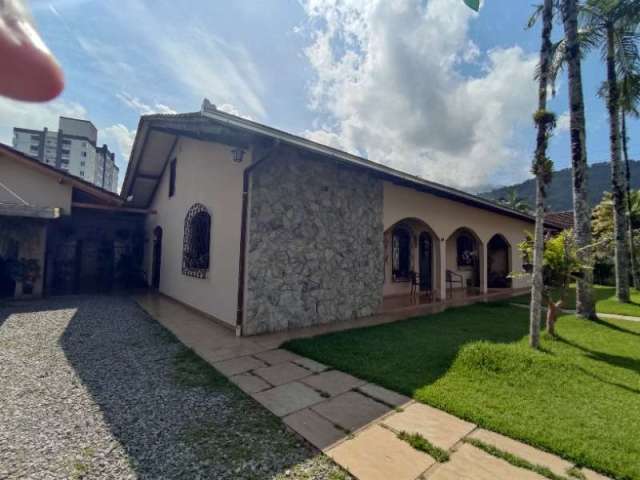 Casa com 5 quartos à venda na Vila Nova, Jaraguá do Sul , 173 m2 por R$ 950.000