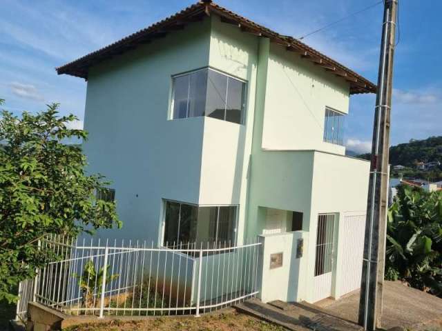 Casa com 2 quartos à venda no Jaraguá 99, Jaraguá do Sul  por R$ 450.000