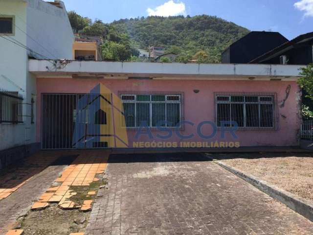 Casa com 3 quartos à venda na Avenida Governador Jorge Lacerda, 1049, Costeira do Pirajubaé, Florianópolis por R$ 960.000