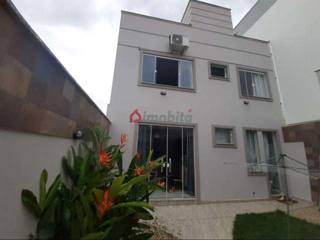 Casa à venda no bairro Dom Joaquim em Brusque/SC