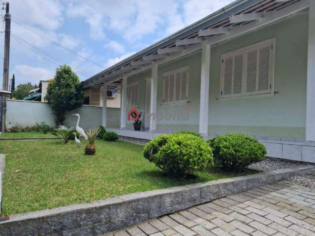 Casa à venda no bairro Jardim Maluche - Brusque/SC