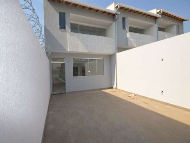 Casa com 3 quartos à venda no Sinimbu, Belo Horizonte , 105 m2 por R$ 699.000