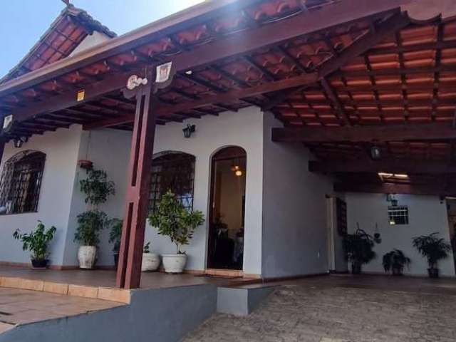 Casa com 4 quartos à venda em São João Batista, Belo Horizonte , 211 m2 por R$ 798.000
