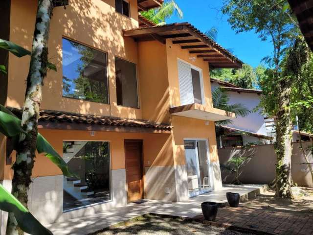 Sobrado com 3 dormitórios à venda, 400 m² por R$ 1.200.000 - S Camburi - São Sebastião/SP