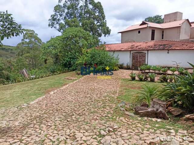 Casa/Lote em Condomínio Fechado em Nova Lima, Minas Gerais, com Terreno de 3.200m²