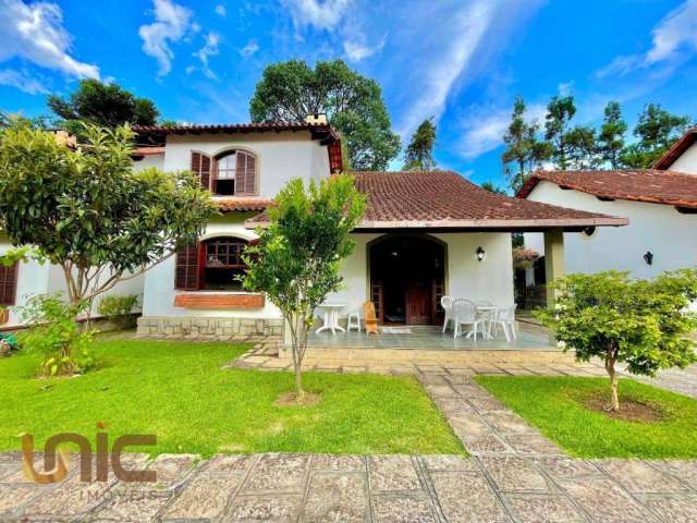 Casa com 3 dormitórios à venda, 170 m² por R$ 900.000,00 - Várzea - Teresópolis/RJ