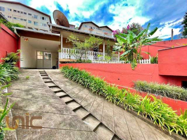 Casa com 3 dormitórios à venda, 150 m² por R$ 780.000,00 - Jardim Cascata - Teresópolis/RJ