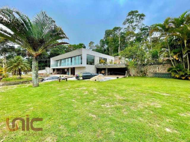 Casa com 4 dormitórios à venda, 450 m² por R$ 2.600.000,00 - Golfe - Teresópolis/RJ