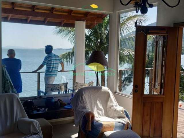 Casa com 3 quartos (1 suíte)  e quitinete, com acesso ao mar  e exuberante vista panorâmica no Ribe