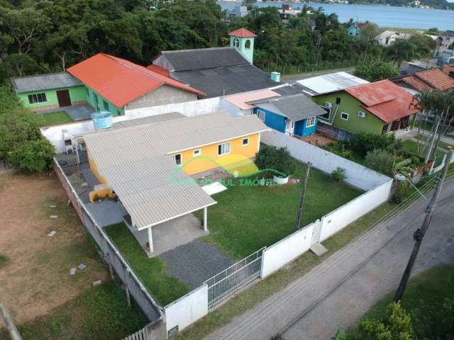 Casa de alvenaria térrea com 3 quartos, sendo um suíte, na Caiacanga do Ribeirão - Ribeirão da Ilha