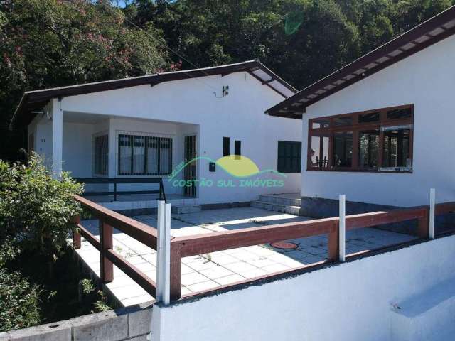 Casa de vila com 3 Dormitórios  à venda  Excelente oportunidade no Pântano do Sul em Florianópolis