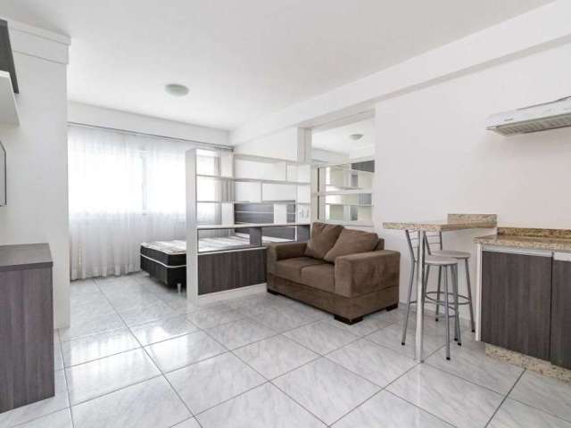 Apartamento com 1 dormitório para alugar, 30 m² por R$ 2.200,00+taxas/mês - Centro - Curitiba
