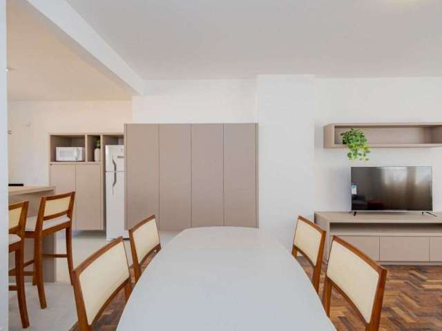 Apartamento reformado com 3 dormitórios à venda, 105 m² por R$ 554.000 - Bacacheri - Curitiba/PR