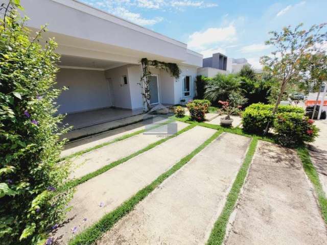 Casa à venda,  em condomínio , Térrea maravilhosa super bem localizada , com jardim  ( Residencial