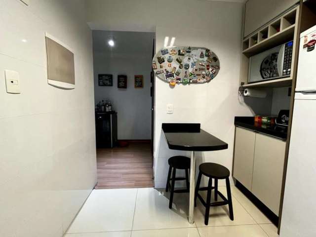 Apartamento para Venda em Curitiba, Centro, 3 dormitórios, 1 suíte, 2 banheiros, 1 vaga