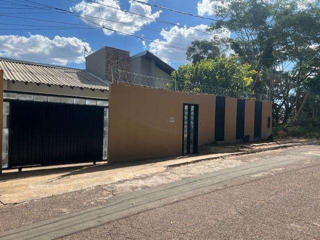 Casa para Venda em Cuiabá, Santa Rosa, 4 dormitórios, 3 suítes, 6 banheiros, 4 vagas