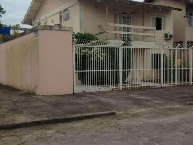 Casa com 3 quartos à venda na Rua Rodrigues Alves, Costeira, Paranaguá por R$ 850.000