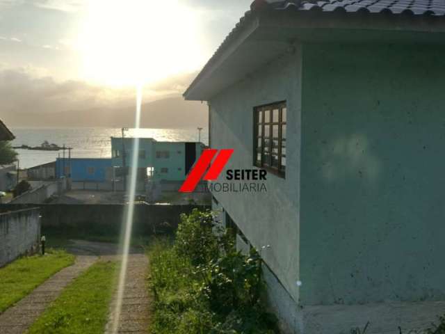 Terreno a venda em Ribeirão da Ilha com 3.705,00m²