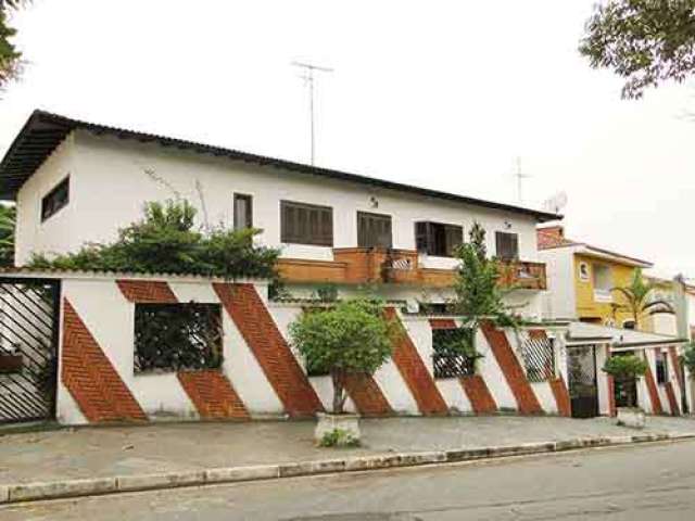 Casa terrea de 260m² com 9 quartos em Jardim Guapíra