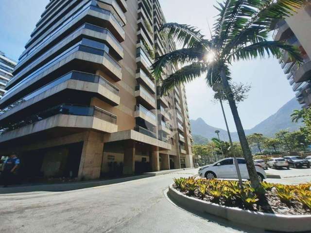 Lopes Enjoy Vende, Praia Guinle, Ed. Bruno Giorgi. Apartamento composto por 4 quartos, sendo 3 suítes, 5 vagas, 438m² por R$ 11.000.000 ,00.