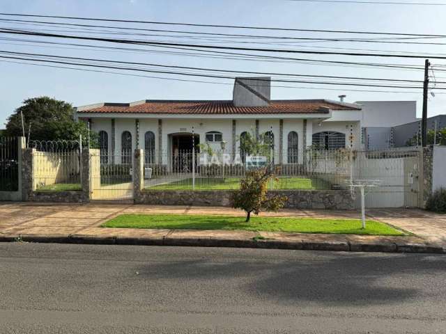 Casa para Venda em Maringá, Zona 05, 4 dormitórios, 2 suítes, 4 banheiros, 4 vagas