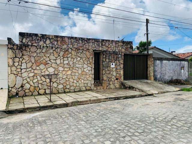 Casa com 4 quartos à venda no Santa Amélia, Maceió , 250 m2 por R$ 399.000