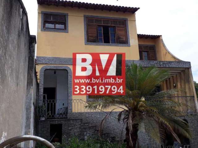 Casa com 4 quartos à venda na Penha Circular, Rio de Janeiro , 190 m2 por R$ 330.000