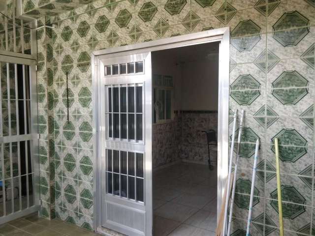 Casa com 3 quartos à venda na Travessa Elza, 242, Vilar dos Teles, São João de Meriti, 100 m2 por R$ 140.000