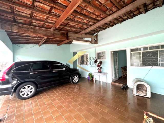 Casa à venda em Jardim Campos Elíseos - Campinas, com 2 quartos, sala, cozinha, banheiro e garagem para vários carros.