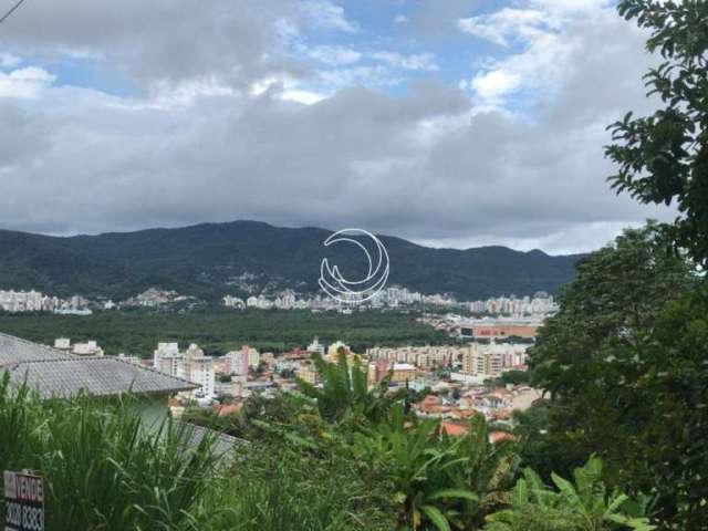 Terreno à venda na Trindade, Florianópolis  por R$ 1.100.000