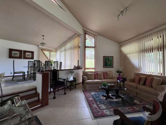 Casa em condomínio fechado com 5 quartos à venda no Carvoeira, Florianópolis , 359 m2 por R$ 2.800.000
