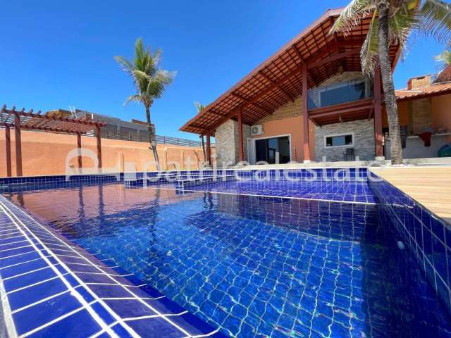 Casa com piscina pé na areia de 210 m² e terreno de 1275 m² 4 suites 5 wc 8 vagas Taiba CE