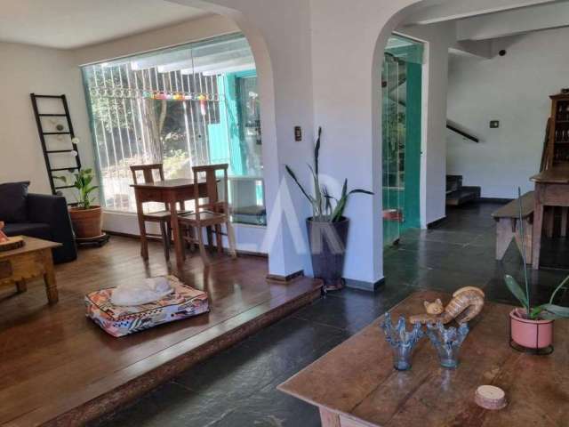 Casa à venda, 5 quartos, 2 suítes, 4 vagas, Santo Antônio - Belo Horizonte/MG
