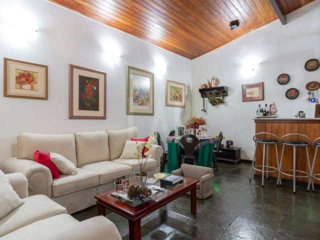 Casa à venda, 8 quartos, 1 suíte, 4 vagas, Santo Antônio - Belo Horizonte/MG