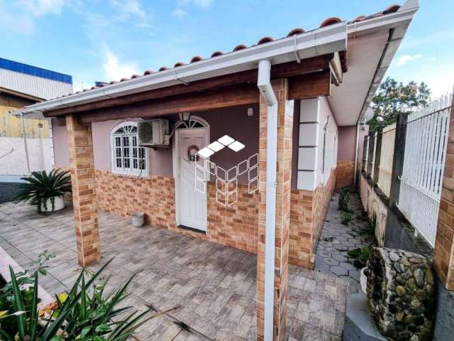 Casa em condomínio fechado com 3 quartos à venda na Vitalino João Antônio, 87, Mar das Pedras, Biguaçu por R$ 420.000