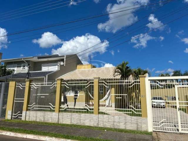 Casa com 3 quartos à venda na Apus, 27, Moinhos De Vento, Canoas por R$ 940.000