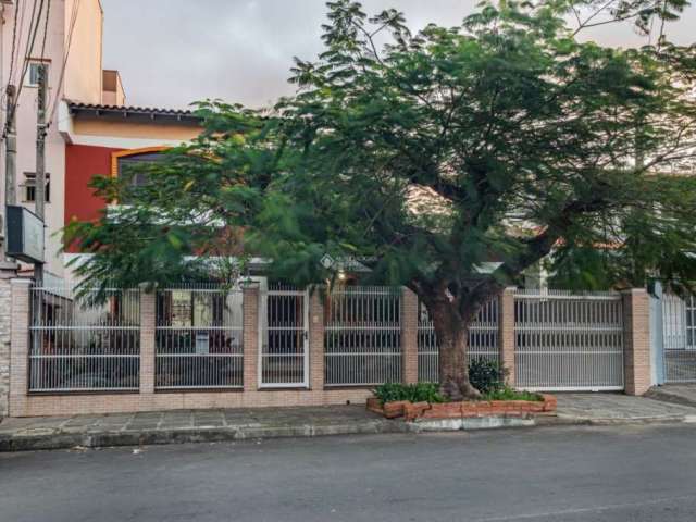 Casa com 4 quartos à venda na Rua Guarani, 457, Vila Imbui, Cachoeirinha, 285 m2 por R$ 970.000