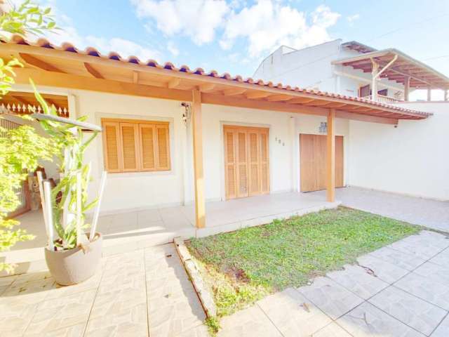 Casa com 3 quartos à venda na Roque Pesenato, 125, Parque Granja Esperança, Cachoeirinha, 200 m2 por R$ 400.000